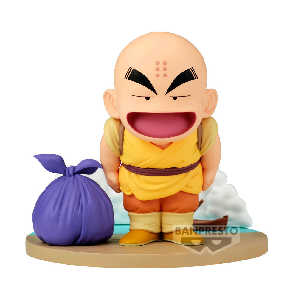 Krilin Niño Dragon Ball Figura Banpresto chibi con bolsa morada y base diorama